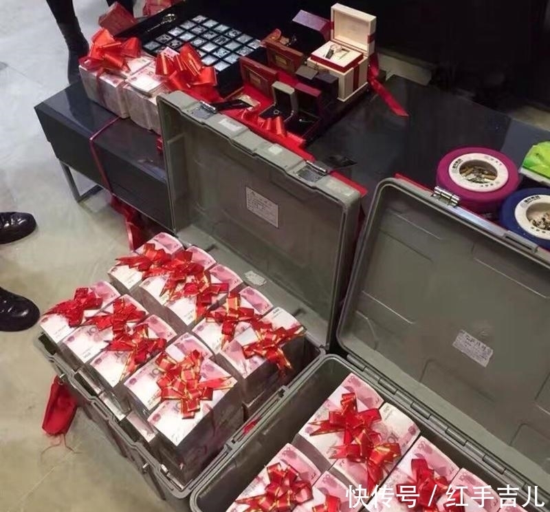 看不到|土豪结婚究竟有多土, 婚礼现场除了钱看不到别的, 真俗!