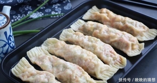 吃光|天热别蒸包子,教你懒人吃法,卷一卷8分钟出锅,早餐上桌准吃光