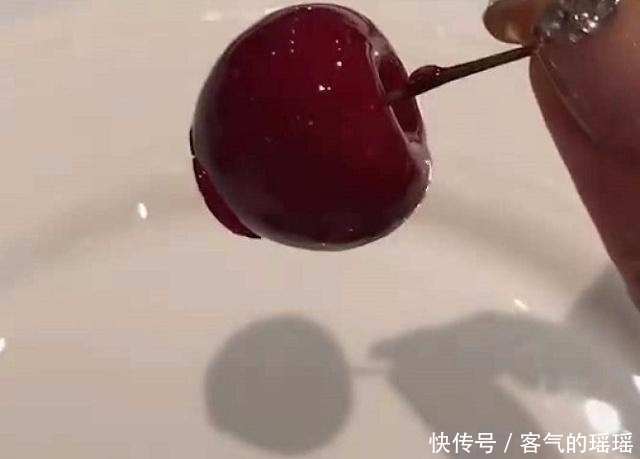 不服|米其林大厨为证明厨艺好,做了一颗樱桃,网友:墙都不服就服你