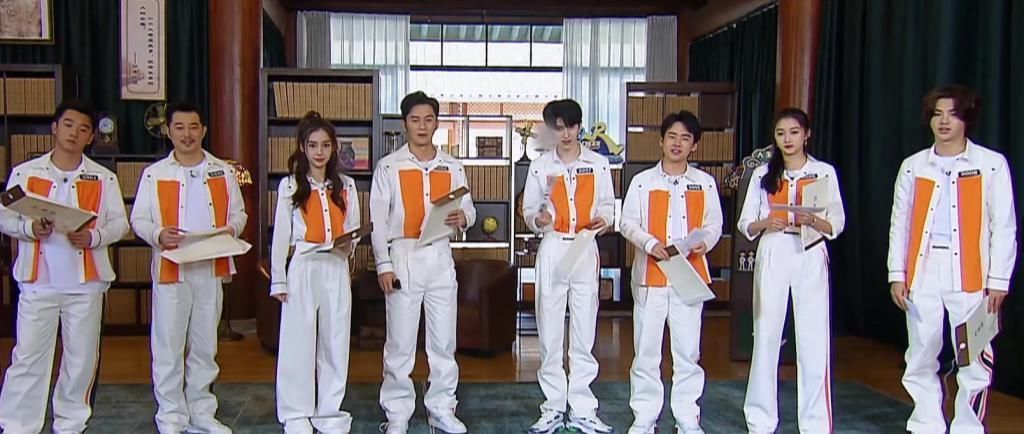 家族|跑男家族集体秀名牌,大家都有“小”字,只有郭麒麟“搞特殊”