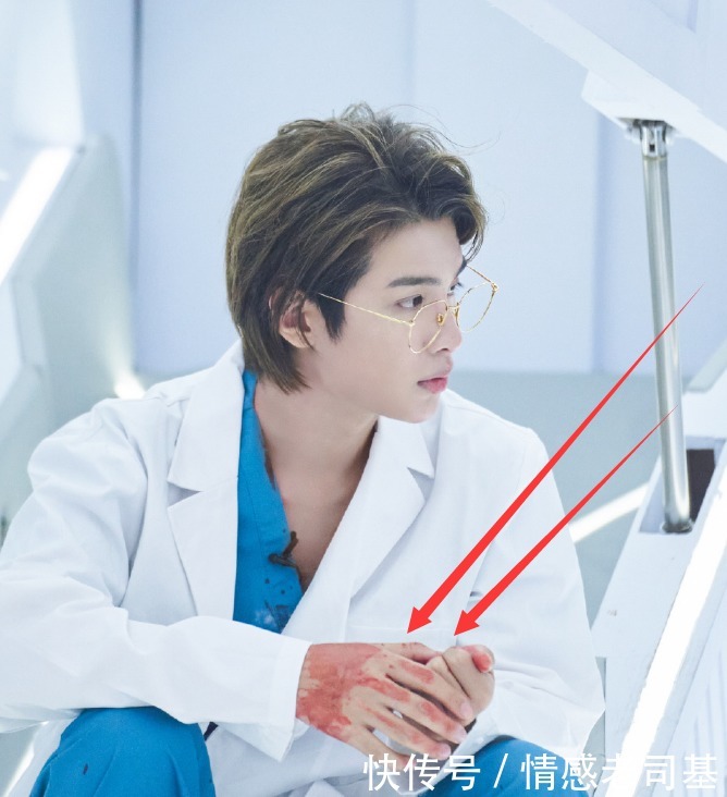 最前面|黄明昊被NPC直面暴击,谁注意他的反应,素质装不出来