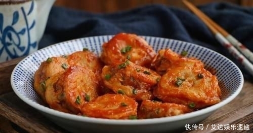  下饭|鸡腿菇不炒不凉拌，学会新吃法，好吃又下饭，上桌汤汁都不剩！