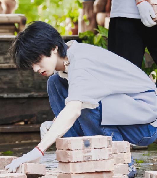 喝水|《向往》喝水都被骂的嘉宾!看清他的举动后,网友怒喊:没素质!