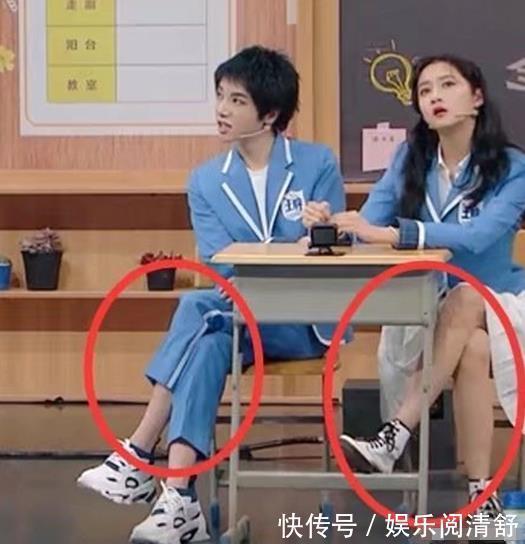 动作|有种“神同步”叫关晓彤华晨宇,看到两人玩游戏时的动作,真有默