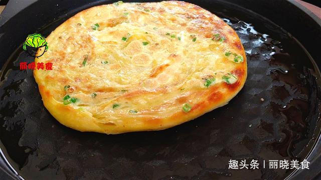 发面|家常版葱花鸡蛋饼,不发面不烫面,简单几步,酥软好吃,凉了不硬