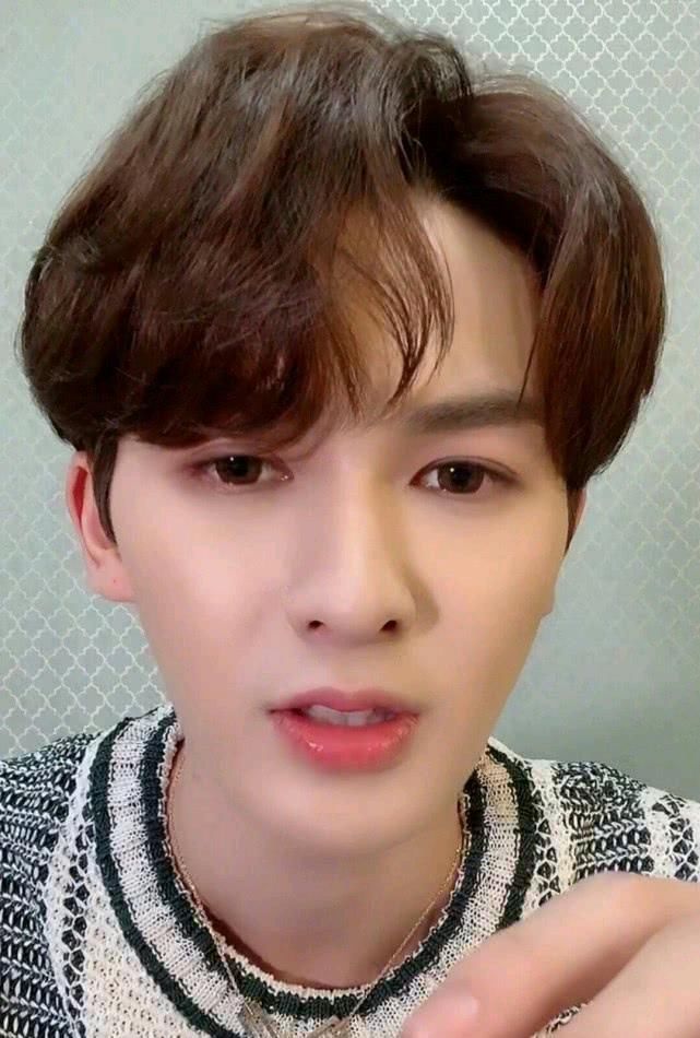 广播|乐华七子广播《线索2贾斯汀承认妹妹》,朱正廷称赞蔡徐坤