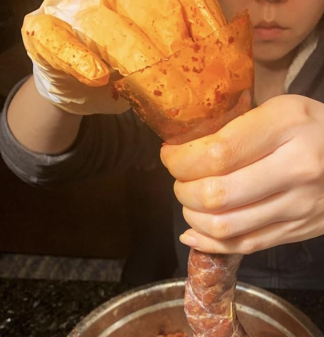 咸蛋黄|美味不用等,香肠、蛋黄酥、半芝士布丁烧、抄手、草莓芝士蛋糕