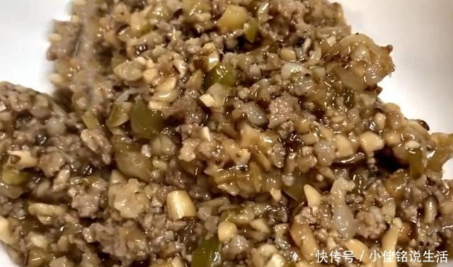 简单|秋天,吃包子饺子不如吃它,做法简单,外酥里鲜,做一锅不够吃