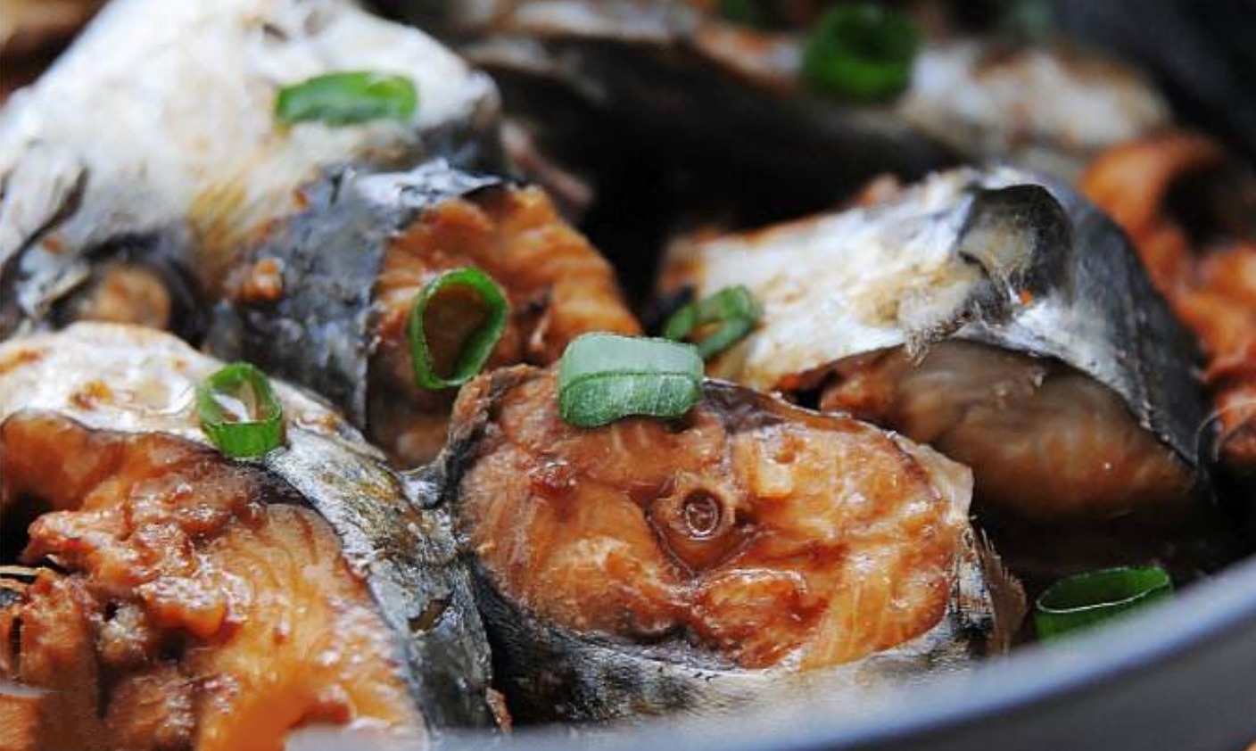 鱼肉|炖鱼时,加酒加醋去腥是大错特错!教你特好吃做法,上桌就抢光