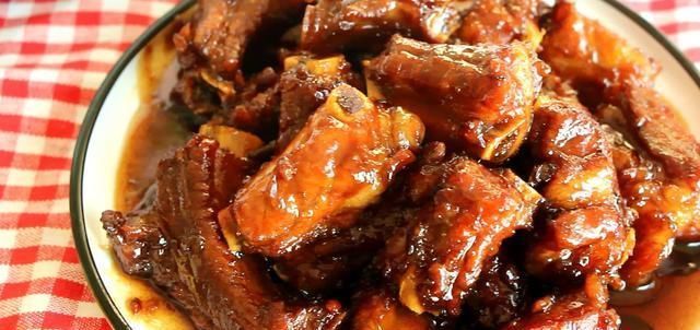 饭店|饭店的糖醋排骨为什么颜色红润掌握这个技巧,在家做好吃又好看