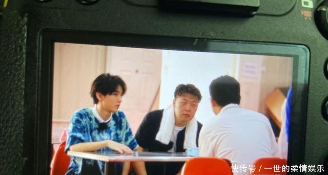 不愧|王俊凯录制中餐厅时做了件有意义的事,不愧是上交给国家的好男人