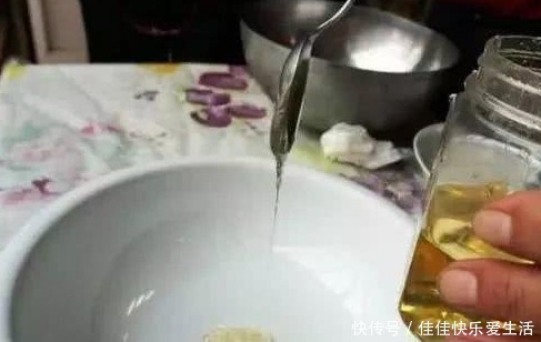 不用|妈妈蒸馒头从不用酵母,加这“饮料”发面快,馒头香软又好吃!