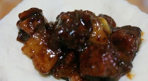 包子|小吃店不外传的酱肉包秘诀，外皮松软，香而不腻，早餐再不吃油条