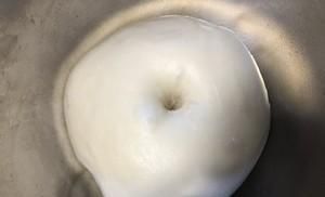 牛奶|松软香甜的牛奶面包,简单易做一学就会,轻松出手套膜