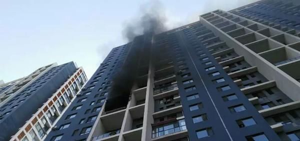 小姐|为什么很多人买房都不选高楼层售房小姐说漏嘴,差点买错了