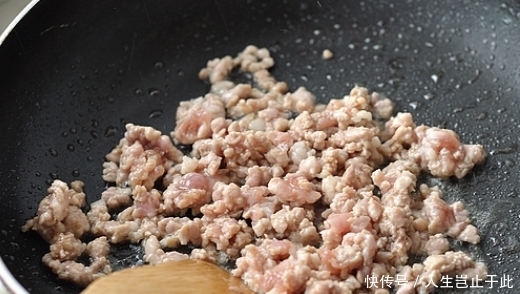 驾驭|荤素搭配的一道菜,教你2个小技巧,“厨房小白”也能轻松驾驭!