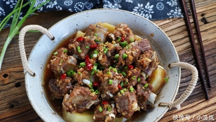 加油|天热排骨别再炖了,教你懒人吃法,不加油不加水,出锅瞬间就吃光