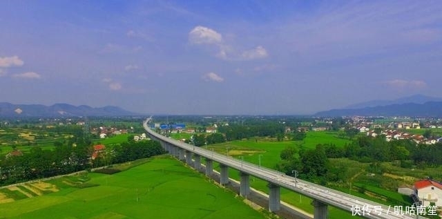 铁路|中国首条北方入川铁路,打穿秦岭南北山脉,跨三大平原长658公里