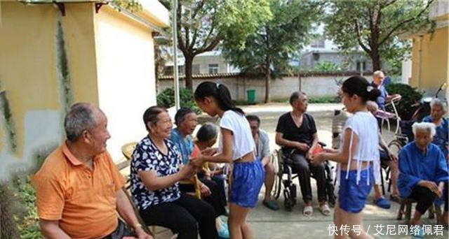 现状|夫妻俩连生8个女儿，因没儿子被全村嘲笑，如今一家人的现状如何