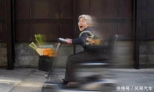  网红|这位奶奶大器晚成，72岁学摄影，89岁办影展，想退休可实力不允许