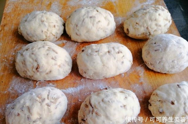 掀开|每年秋后,我家发面时都加“这一样”,掀开锅盖的那一刻,馋哭了