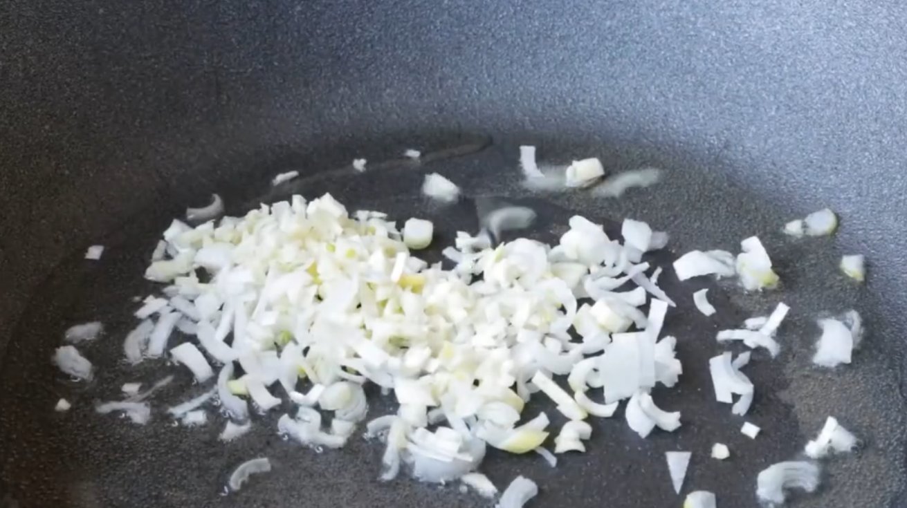  炖着|粉条不要炖着吃了，咱们换个新吃法，一口酥脆，一碗下去真舒坦