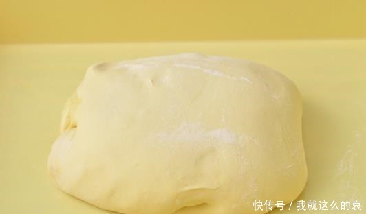 高筋面粉|特级红豆餐包,外酥内软,搭配甜而不腻的红豆馅,最适合拿来解馋