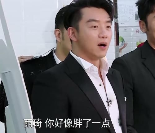 暴露|郑恺说宋雨琦变胖了时,谁注意baby干了啥暴露小心思