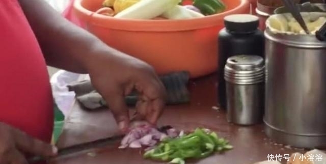 印度人|在印度只有土豪才吃得起泡面, 来看印度人是如何吃泡面的