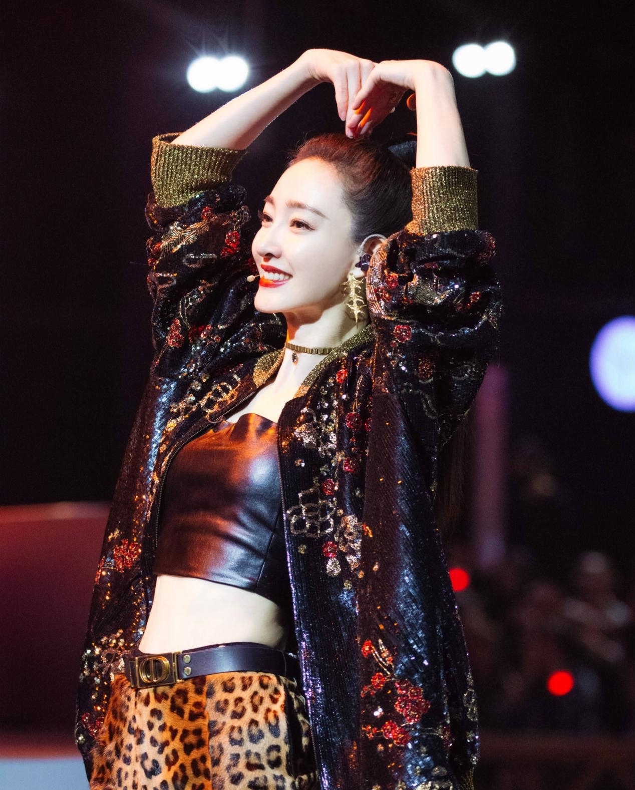  舞蹈|张雨绮组选最难的舞蹈，挑最贵的衣服，结果舞台质量就这？