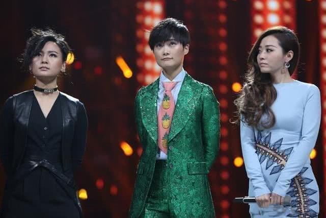  总决赛|李宇春出席青你2总决赛亲身演绎百变舞台，暖心助力成团夜