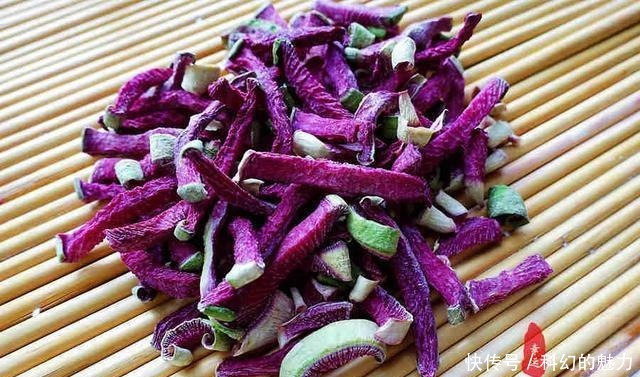 爽脆|腌好的心里美萝卜,爽脆有韧性,颜色也美,吃起来特爽快