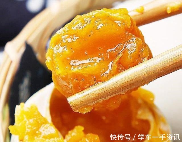 特别|外婆独有的腌制咸鸭蛋配方,一剥皮油滋滋冒,吃过一回终身难忘