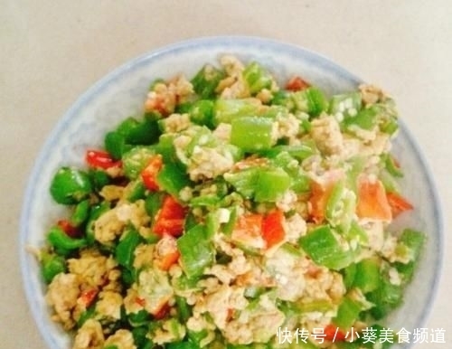 小编知道|青椒炒蛋先放青椒还是先放蛋?很多人不知道,难怪鸡蛋不嫩不入味