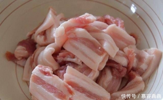  包菜|一种有两种口味的食物，手撕包菜有辣的，糖醋莲白有酸的