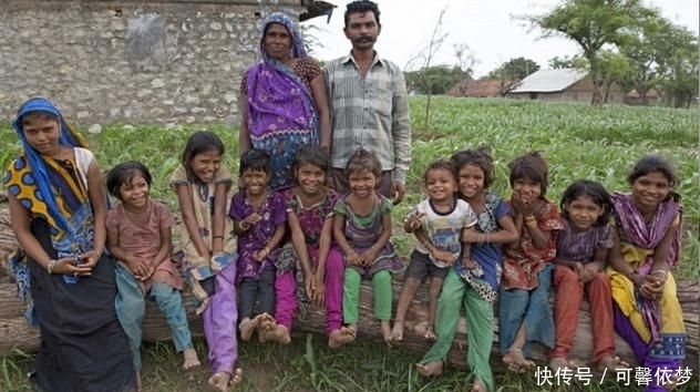  印度|印度夫妻认为生女孩会赔钱，为了生男孩，20年连生12个女孩！