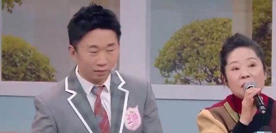 杨迪的妈妈|杨迪妈妈把华晨宇叫成宇晨,谁注意华晨宇的反应简直承包我一年笑点
