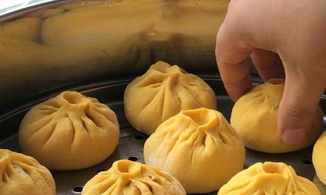 南瓜馅的小|早餐新吃法,不发面不擀面,只需一个保鲜袋,孩子吃到停不下来嘴
