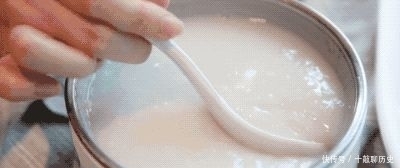 煮粥|煮粥，最忌直接下锅煮！外婆：做好6点，香浓黏稠，比买得更好喝