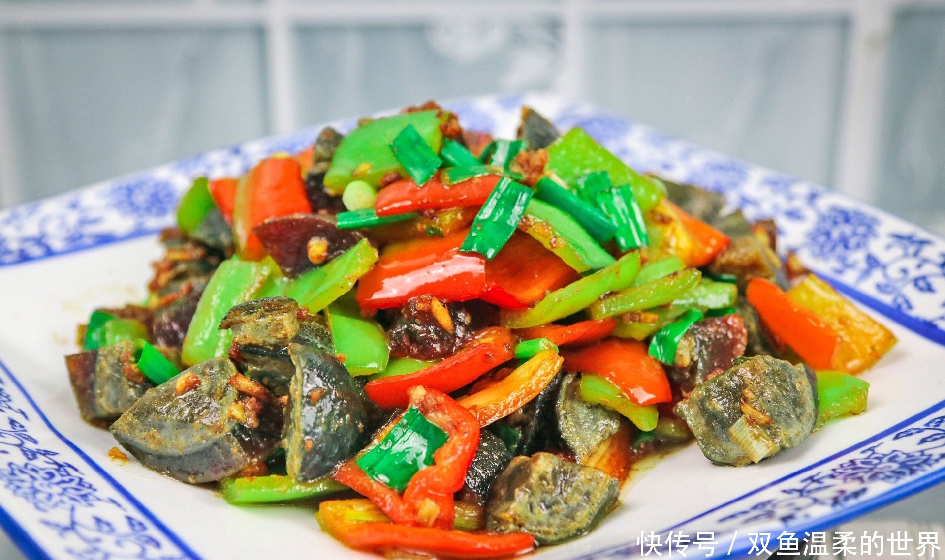 家常|家常辣椒菜谱,青椒炒皮蛋,比肉好吃,美味又下饭,吃不够