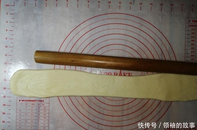  做法|手撕吐司做法如此简单，只需一次发酵，奶香味浓郁，越吃越喜欢