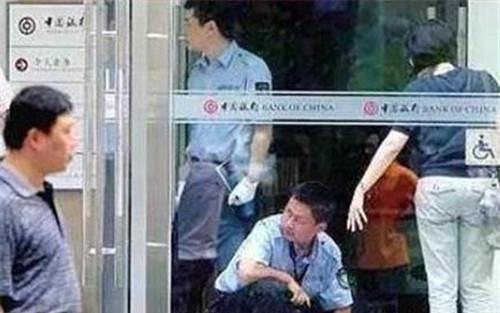 出狱|高考状元抢银行入狱10年,出狱又考上985名校,当年发生了什么?