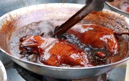 鸭子都|祖孙三代只卖一种美食,160元一只,每天做50只,卖30只就关门