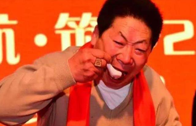 吃辣椒|“中国辣王”李永志,不听医生劝阻每天吃5斤辣椒,后来如何?