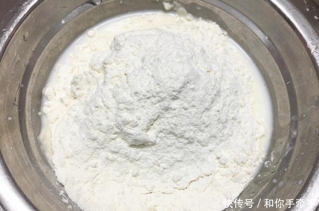 面团|想吃馒头学我这样做,又香又软,一次发酵更省时