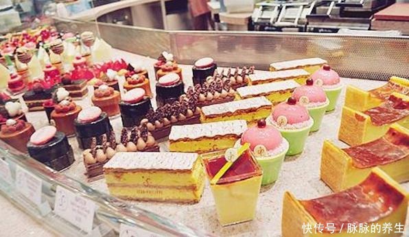 吃自助餐的时|吃自助餐时,若想吃回本,内行人都不拿这四种食物