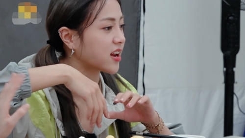 许佳琪|郑爽问能淘宝购物吗?谢可寅许佳琪曝《青你2》幕后,才知女团不是闹着玩