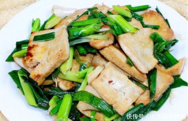 做法|精选美食:香煎丝瓜,糖醋西瓜皮,油泼鲜笋,蒜苗豆腐的做法