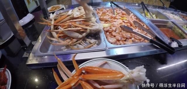 回本|男子吃海鲜自助,为回本吃6斤最贵的帝王蟹脚, 网友:跪服