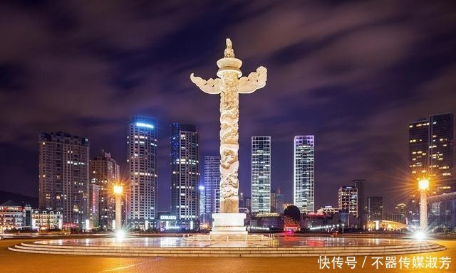 印有|涉嫌违法!李子柒品牌月饼印有这类图案,是不是有名就任性了?